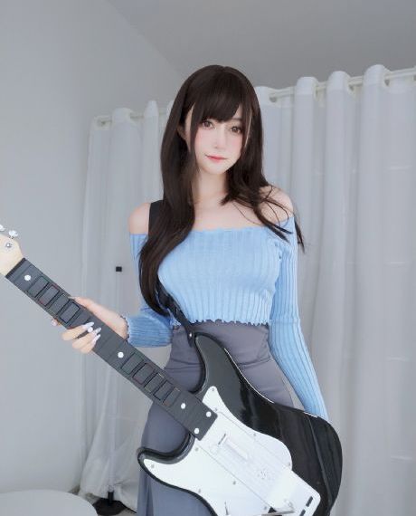 揉捏女邻居高耸的双乳电影_超清在线播放