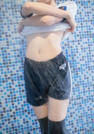 日韩美女精品一在线观看_720高清完整版播放
